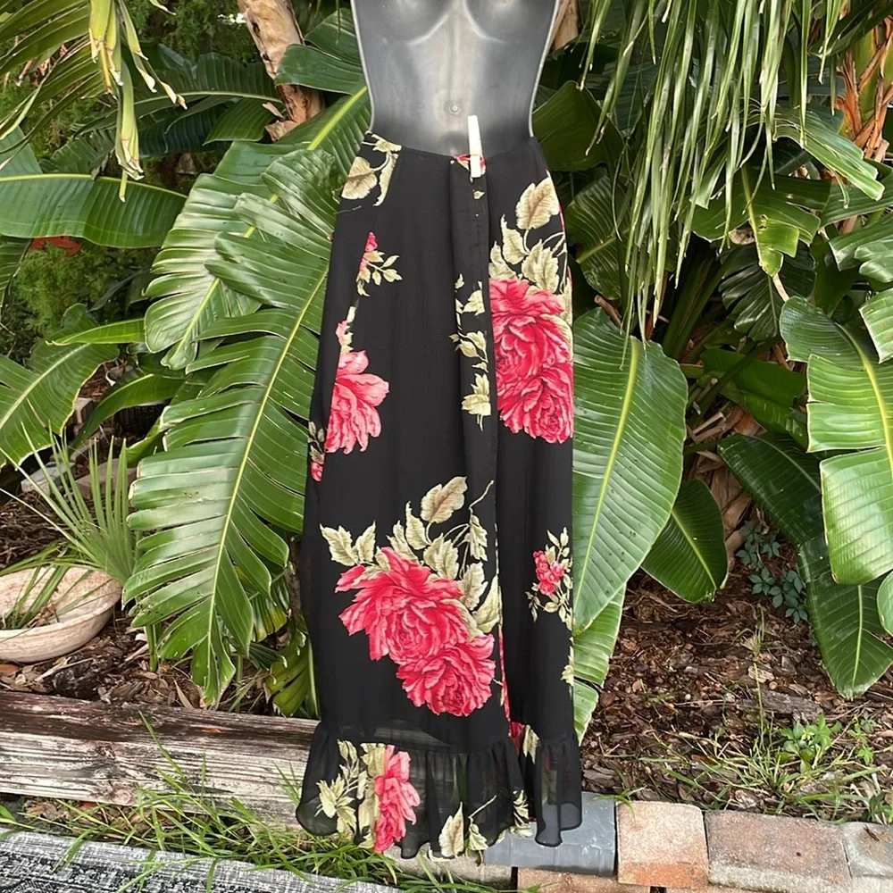 Due per Due silk ruffled dark floral skirt